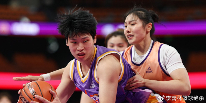 25岁1米92的陈明伶在WCBA全明星中豪取22分10篮板夺