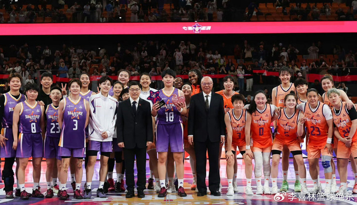 25岁1米92的陈明伶在WCBA全明星中豪取22分10篮板夺